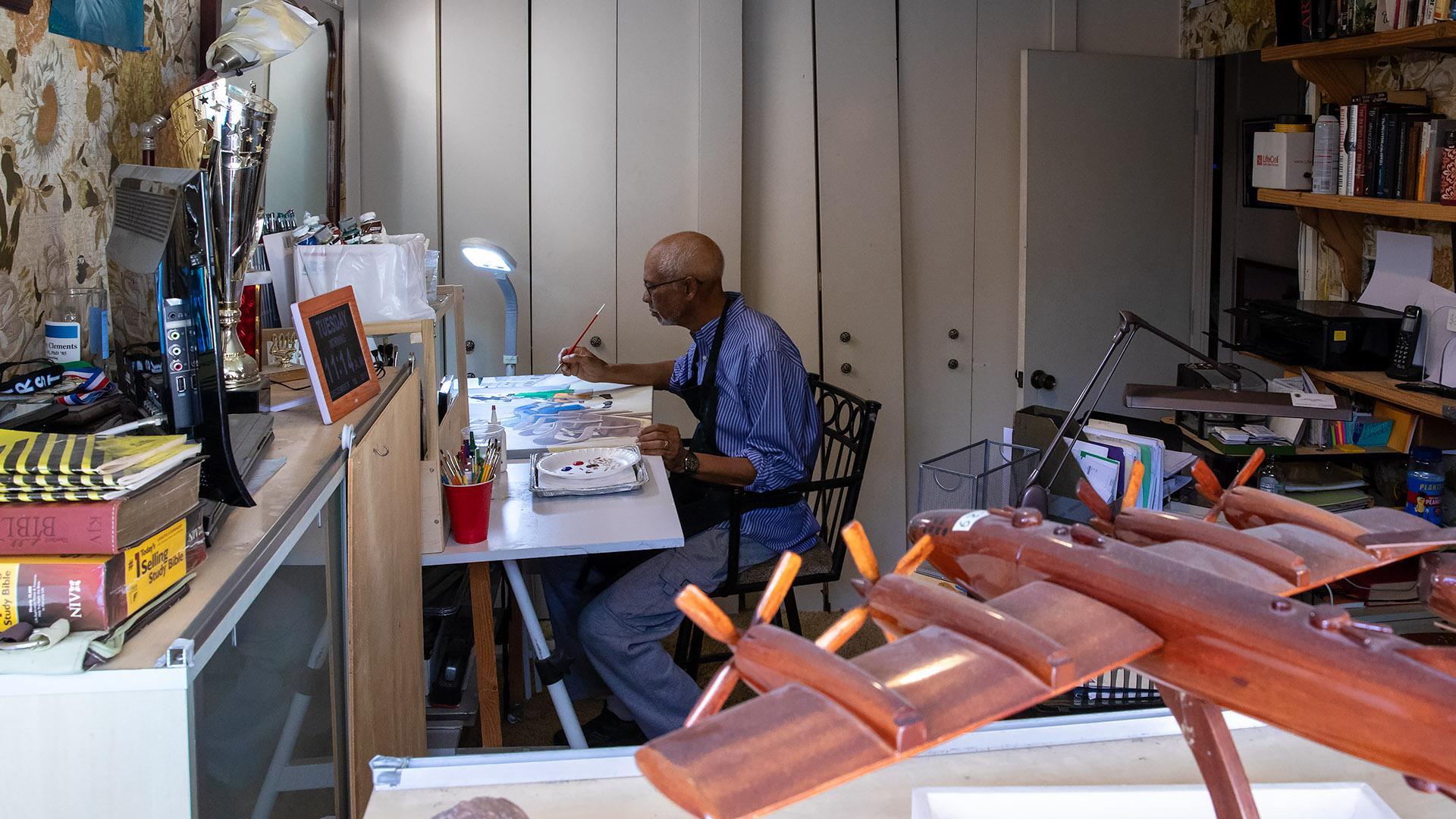 Jeffrey Clements works on art