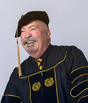 Bruce Mac Rae in regalia