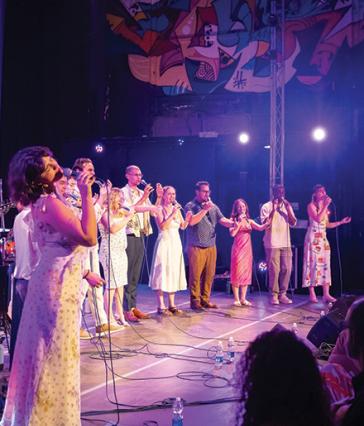 Pacific Standard Time vocal jazz ensemble performing in Havana