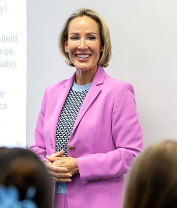 CSULB supply chain management Professor Jessica Robinson