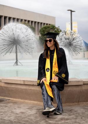 Ebony Tay at the fountain Ebony Tay at the fountain