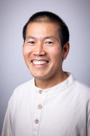 Khue Duong Library Headshot