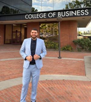Hassan Abdulkarim Hassan Abdulkarim, Graduate Business Mentor Program Mentee
