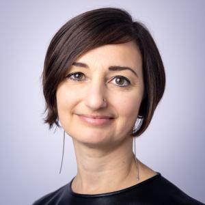 Dr. Dina Perrone's headshot photo