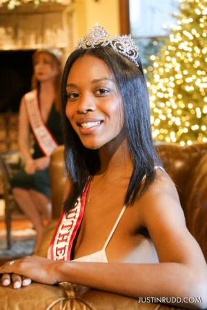 Picture of Jada O'Connor with sash and crown