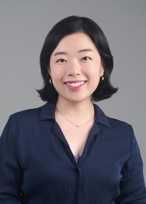 Ga-Young Kelly Suh headshot