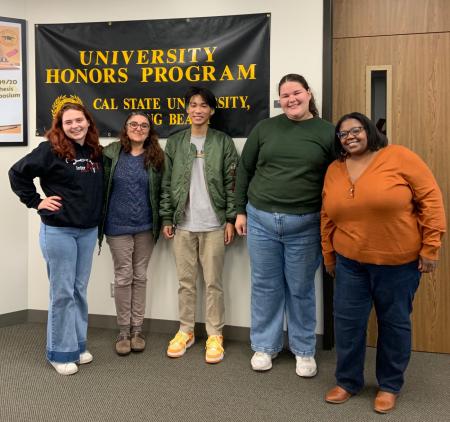 Chloe Haynes poses with fellow members of the University Honors Program