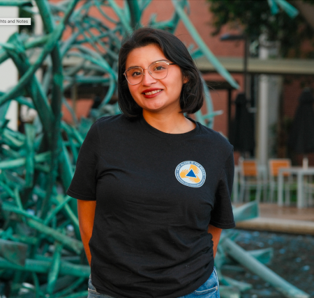 Headshot of Eve Linares, Outreach Intern