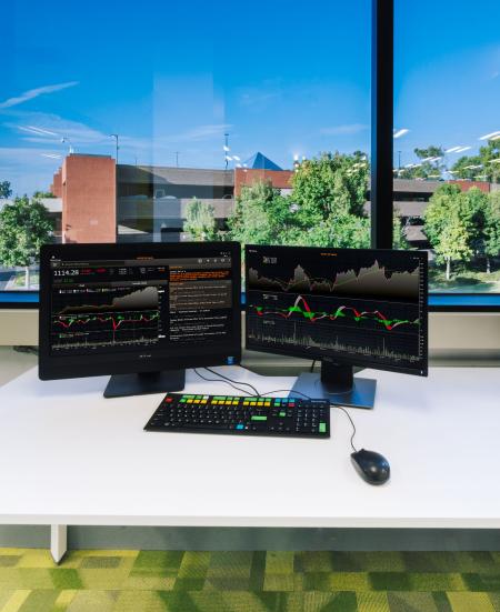  Bloomberg Terminal in COB LAB with window view