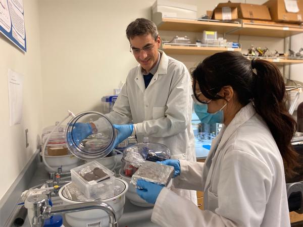Dr. Gredig and Sophealena in the lab