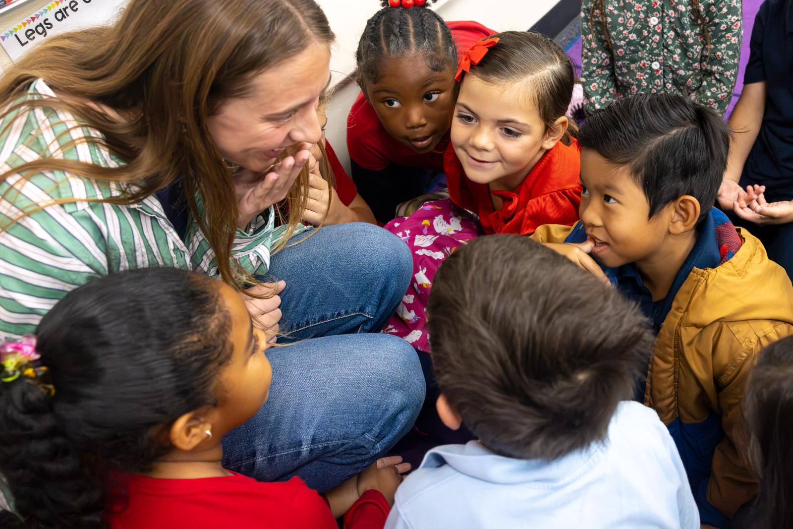 Tess Walker teaches students at Mark Twain Elementary