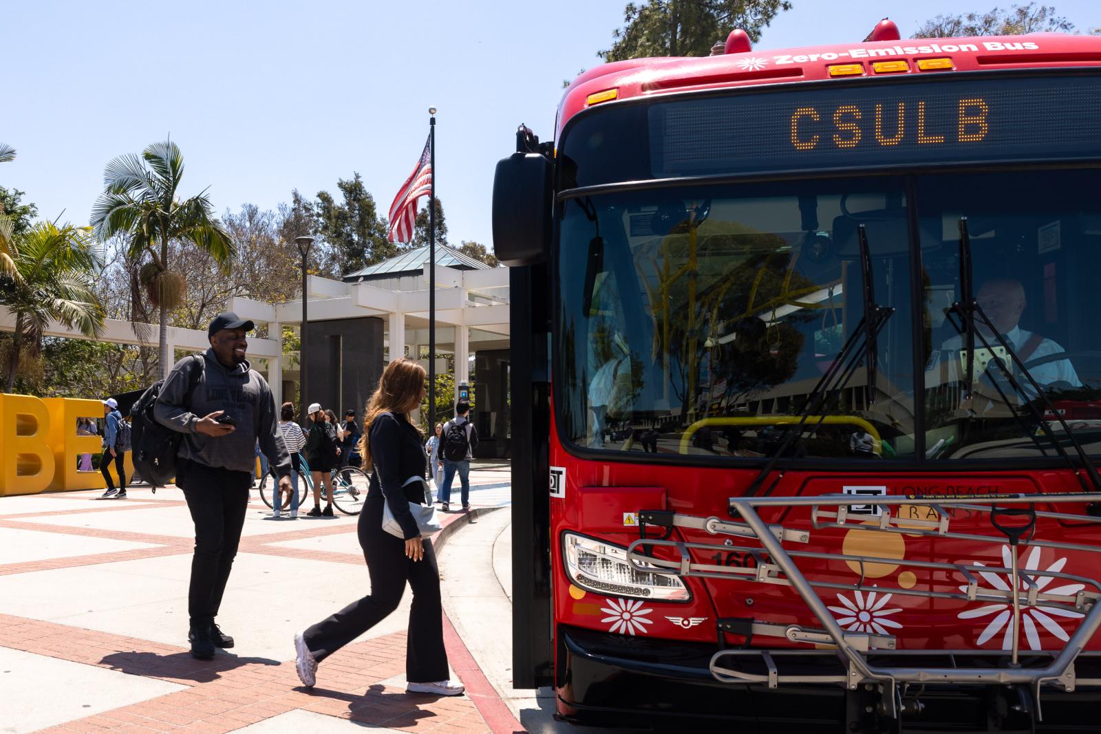 CSULB students get on the bus