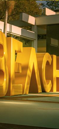 Mobile Background of Go Beach sign