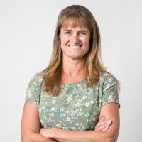 Barbara Taylor headshot 